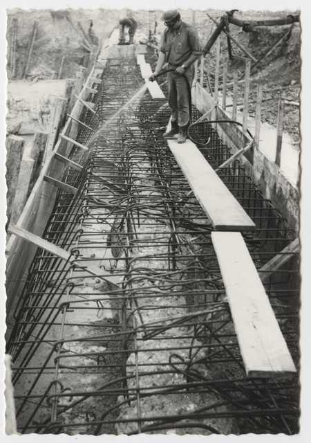 Fiume Isonzo, Gorizia. Particolare del cantiere di bonifica. Armature